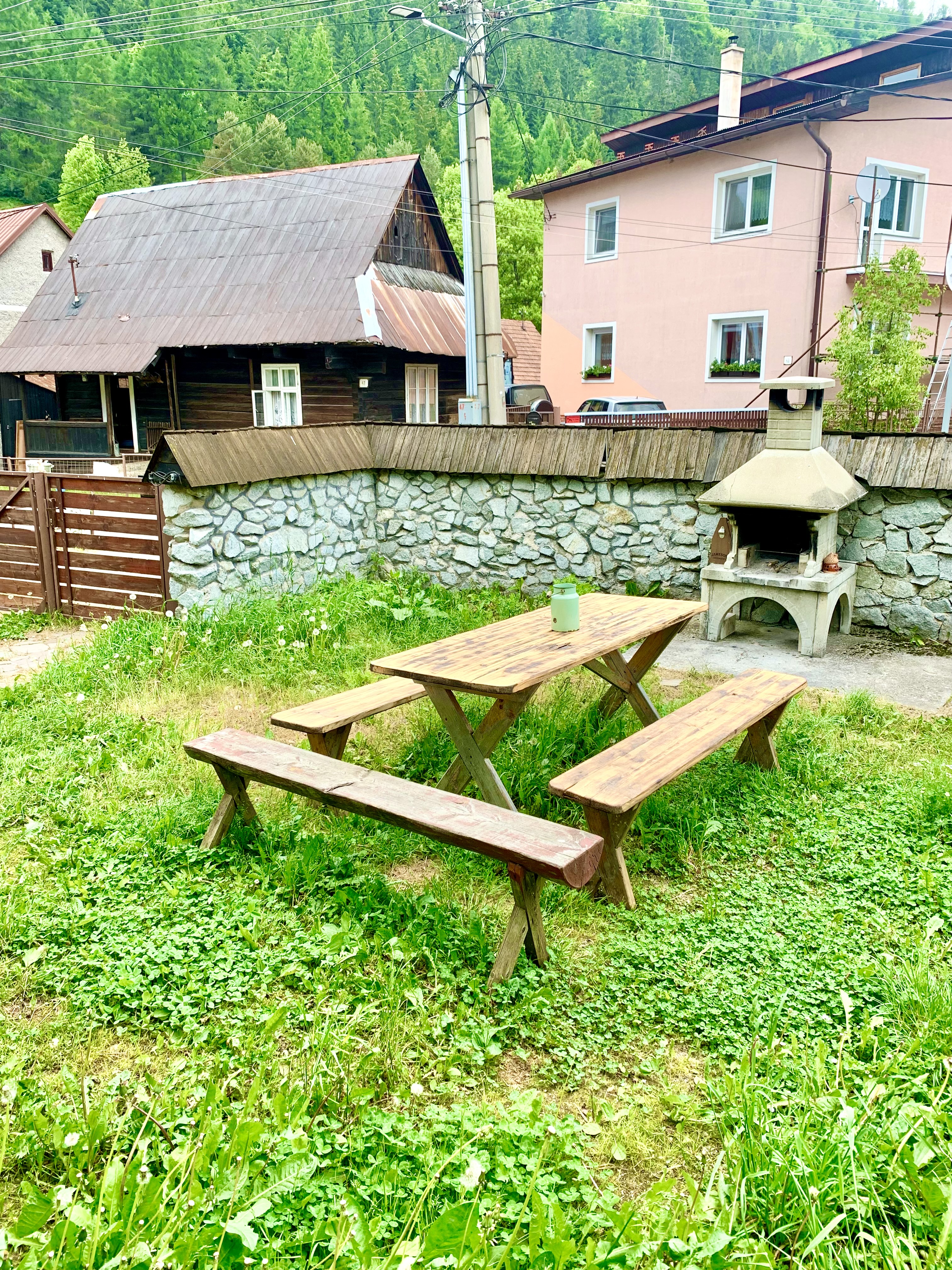 Kotlík s trojnožkou
